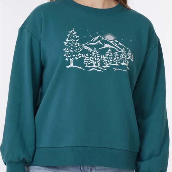 C&C California Tops - Size M Hunter green mountain sweatshirt